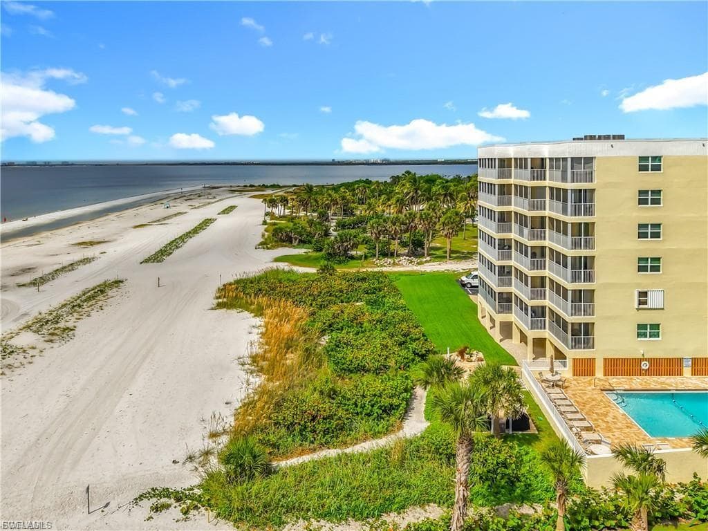 100 Estero BLVD 332-11