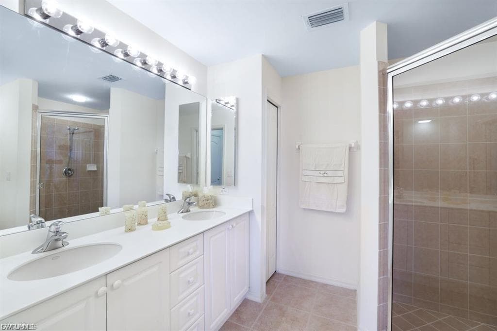 3200 Sea Haven CT 2101-13