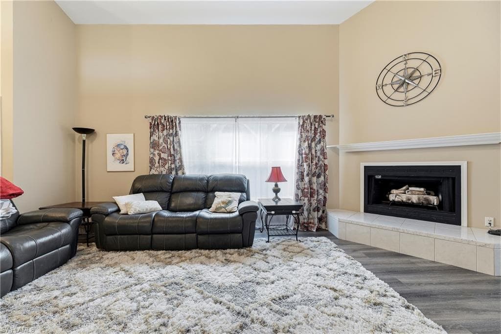 2825 La Cita LN-19