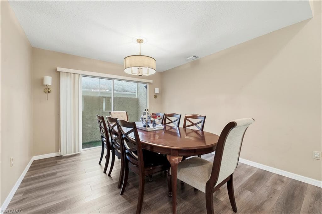 2825 La Cita LN-9
