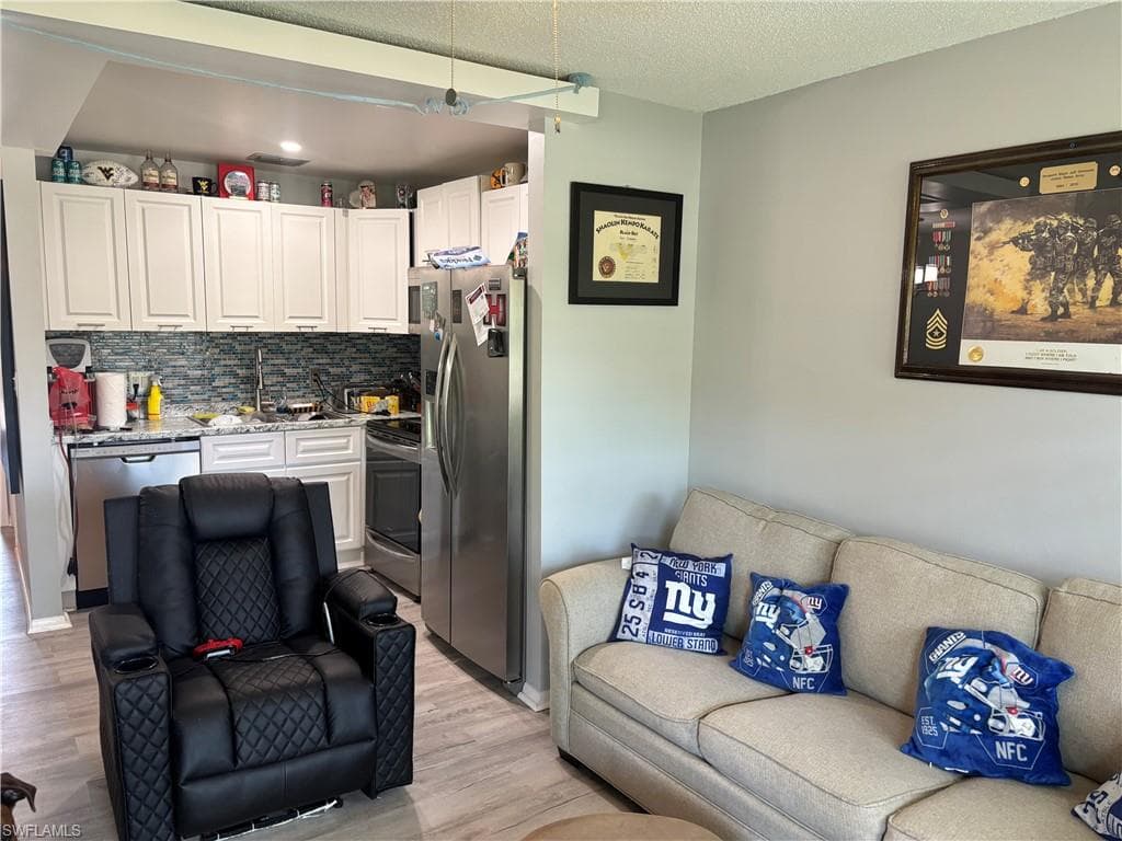 11 Vista Palm LN 204-3
