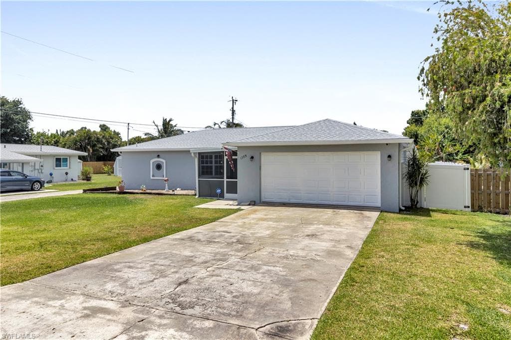 1385 Pine AVE-1